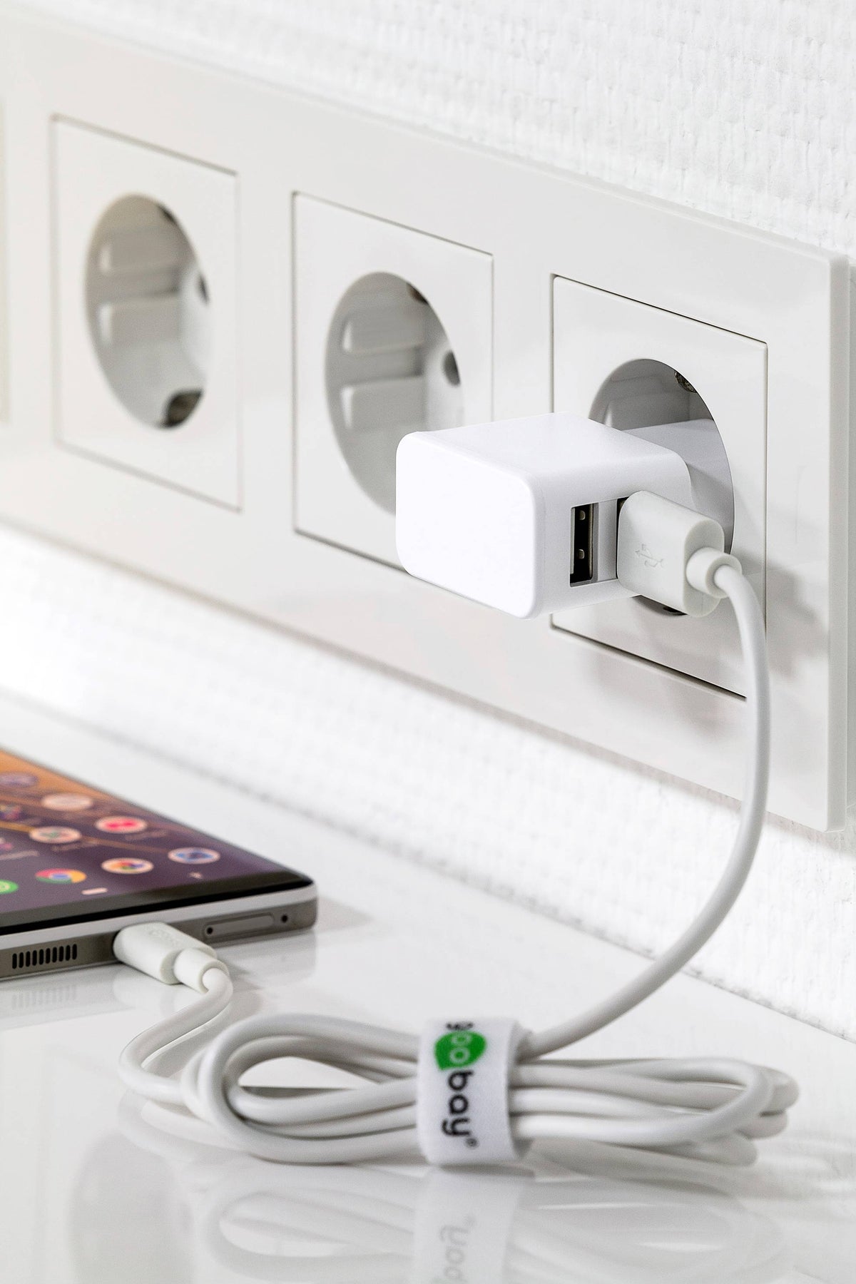 Hálózati töltő Goobay 44952 USB Type-A 2 port (2.4A / 12W) Fehér